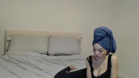 esmay 19 online show from December 19, 8:55 pm