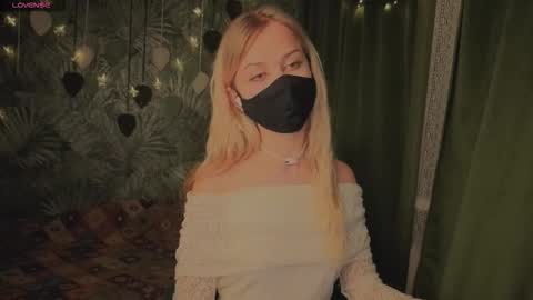 0ophelia online show from March 2, 9:31 pm