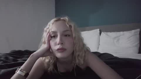 Luvvx online show from December 3, 11:07 pm