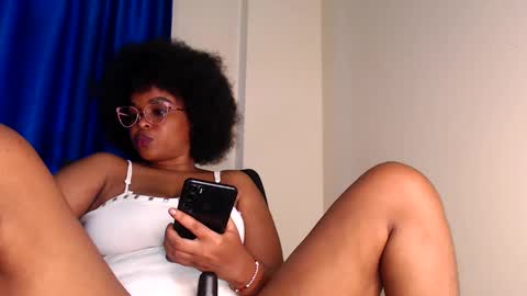 Snapshot of 1diana2 chatting on December 10, 8:51 am sexy dee online show from December 10, 8:51 am
