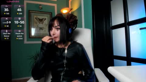 Moona  online show from October 11, 2:20 pm