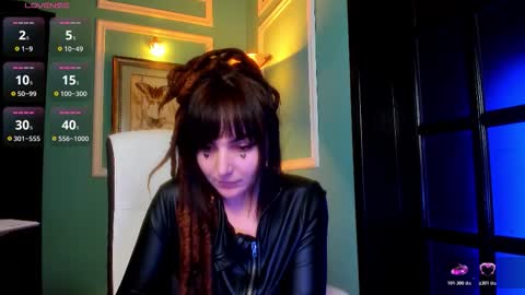 Moona  online show from November 20, 4:08 pm