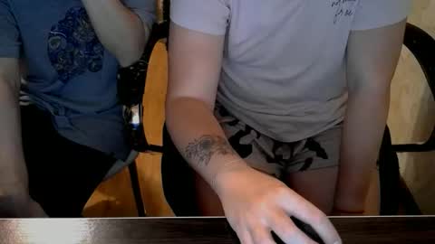 1your_hot_girls online show from November 29, 8:35 pm