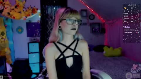 Mo online show from October 10, 3:28 pm