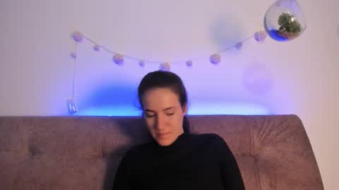 milu online show from September 22, 12:03 pm