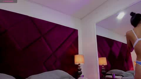 Snapshot of _agathaargent chatting on December 2, 9:26 pm Agatha online show from December 2, 9:26 pm