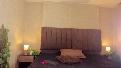 Alana online show from December 15, 8:36 pm