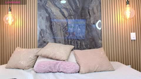 Snapshot of _alanajones_ chatting on October 29, 1:37 pm ALANA online show from October 29, 1:37 pm