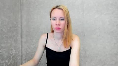 _alex1819 online show from April 13, 7:53 am