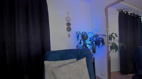Snapshot of _alicelewis chatting on September 15, 9:11 pm Alice online show from September 15, 9:11 pm