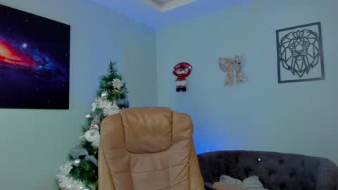 Snapshot of _alicelewis chatting on December 19, 11:18 am Alice online show from December 19, 11:18 am