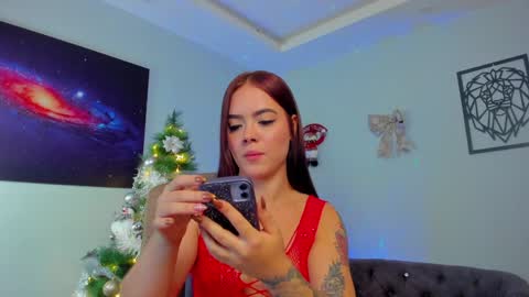 Snapshot of _alicelewis chatting on December 12, 11:18 am Alice online show from December 12, 11:18 am