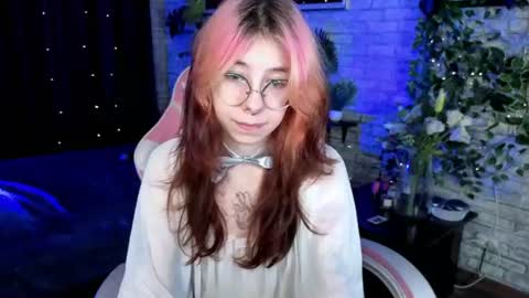 Alice online show from July 4, 8:49 pm