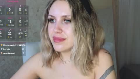 _amymoore_ online show from April 9, 6:19 am