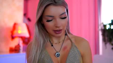 Arielle online show from November 3, 9:35 am