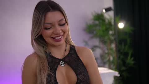 Arielle online show from March 26, 9:00 am