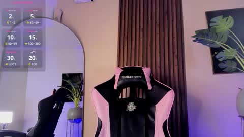   online show from November 29, 3:27 pm