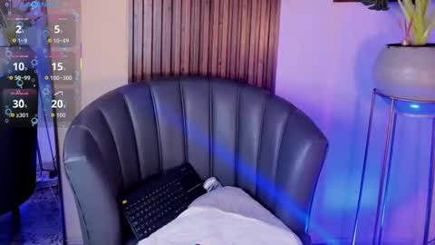   online show from November 19, 12:38 pm