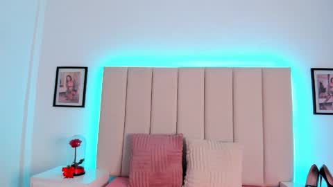 _aurora_collins_ online show from April 6, 2:07 pm