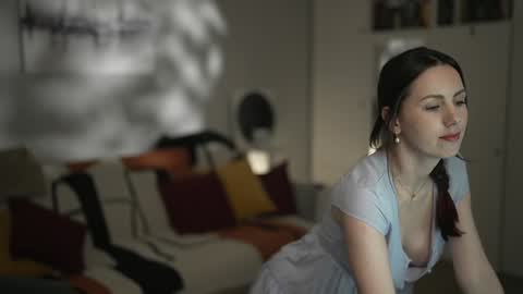 Lili online show from September 12, 11:50 am