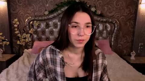 Cindy . online show from March 18, 5:23 am