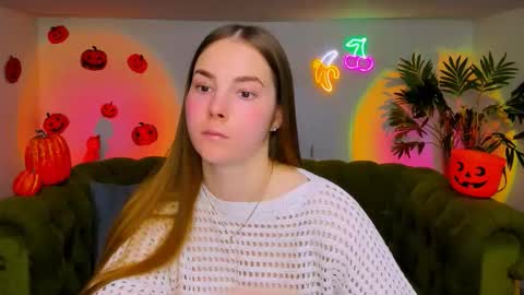 Erika online show from November 5, 2:33 pm