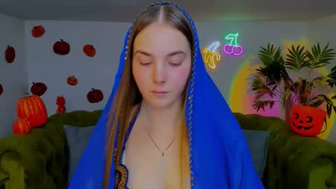 Erika online show from October 31, 7:51 pm