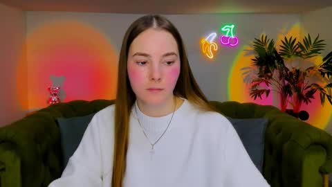 Erika online show from November 19, 1:33 pm