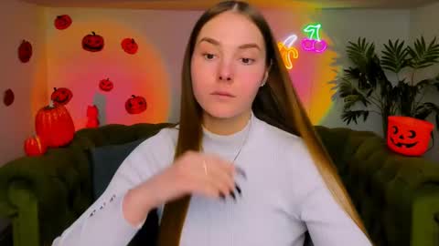 Erika online show from November 12, 1:31 pm