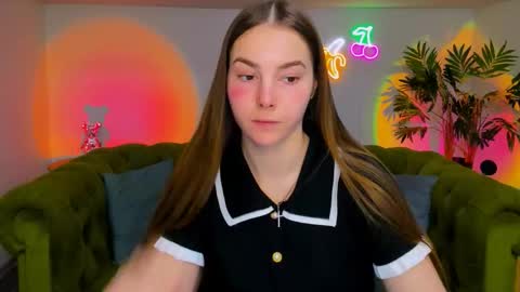 Erika online show from November 18, 1:23 pm