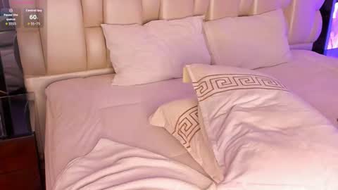 Snapshot of _curly_girl_ chatting on October 1, 10:48 pm online show from October 1, 10:48 pm