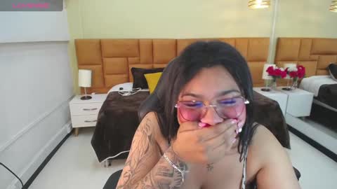 Snapshot of _dulcinea_1 chatting on February 3, 10:58 am Dulcinea online show from February 3, 10:58 am