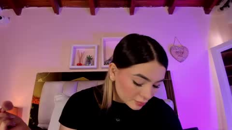 Isabella online show from April 24, 12:30 pm