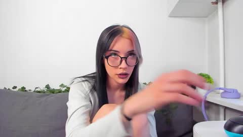 Emma online show from March 29, 8:46 am