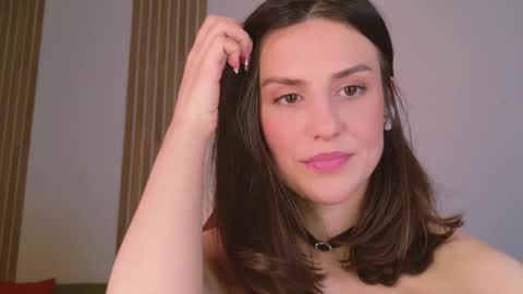 _esmeraldiyaa_ online show from March 5, 6:15 pm