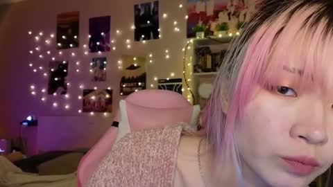 EveEva online show from March 13, 3:52 am