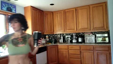 Snapshot of _frankie_rivers chatting on March 6, 10:58 pm Frankie Rivers allmylinks  online show from March 6, 10:58 pm