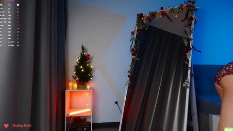 Snapshot of _healing_hottie_ chatting on December 20, 12:27 pm Veronica online show from December 20, 12:27 pm