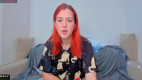 Snapshot of _holy_holes_ chatting on January 5, 1:03 am Anastasia online show from January 5, 1:03 am