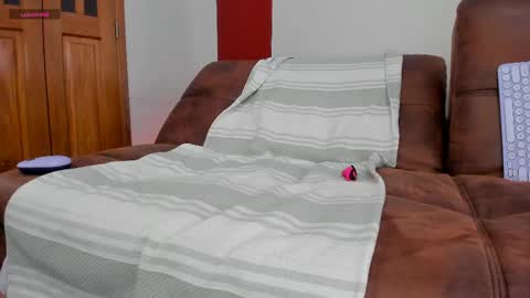 _hottie__ online show from March 31, 11:16 pm