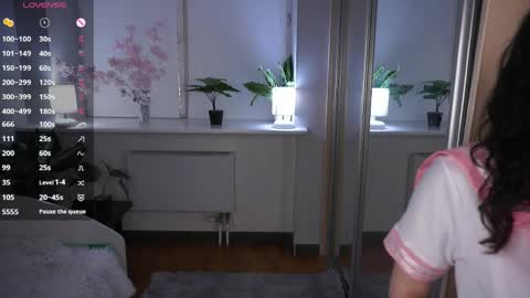 Emily online show from April 15, 5:24 pm