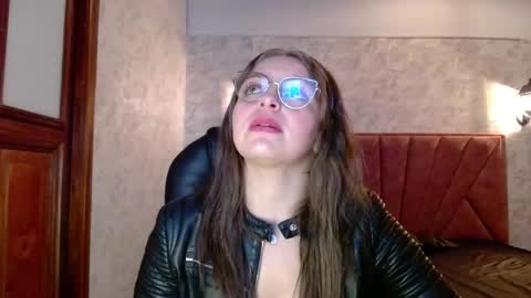 Isa online show from October 25, 4:14 pm