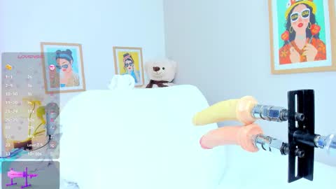 _jasminnee_ online show from March 5, 3:19 pm