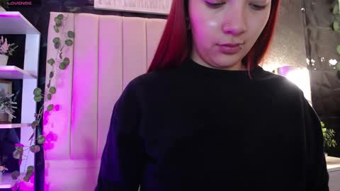 Snapshot of _johana18 chatting on February 18, 1:00 pm Mia online show from February 18, 1:00 pm