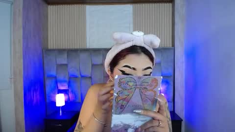 Snapshot of _johana18 chatting on October 14, 3:25 pm Mia online show from October 14, 3:25 pm