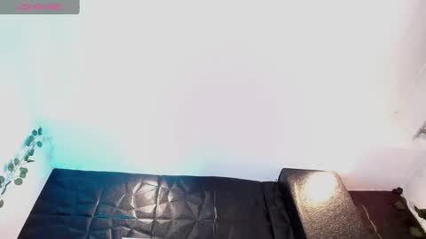 Snapshot of _johana18 chatting on January 10, 2:23 pm Mia online show from January 10, 2:23 pm