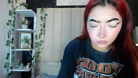 Snapshot of _johana18 chatting on February 27, 1:38 pm Mia online show from February 27, 1:38 pm