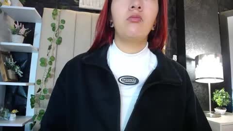 Snapshot of _johana18 chatting on February 25, 12:49 pm Mia online show from February 25, 12:49 pm