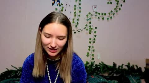 _kikiclark_ online show from December 15, 8:36 pm