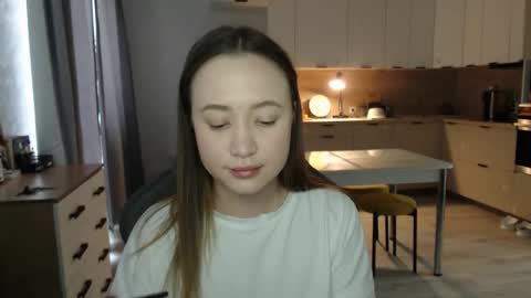 _lalune_ online show from February 4, 10:29 am